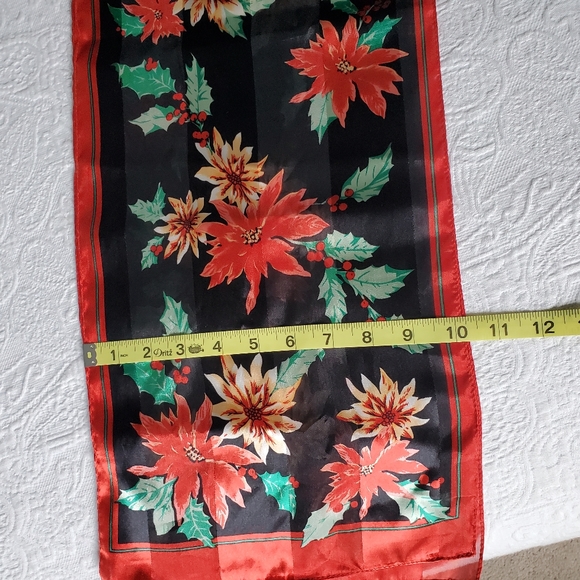 Christmas Poinsettia Scarf EUC - Picture 3 of 8